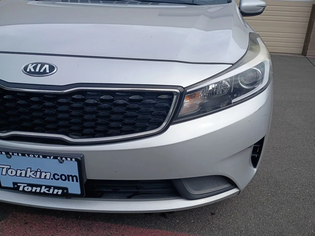 Used 2017 Silky Silver Kia LX image 10
