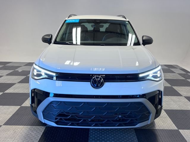 Certified Used 2025 White Volkswagen 1.5T S image 2