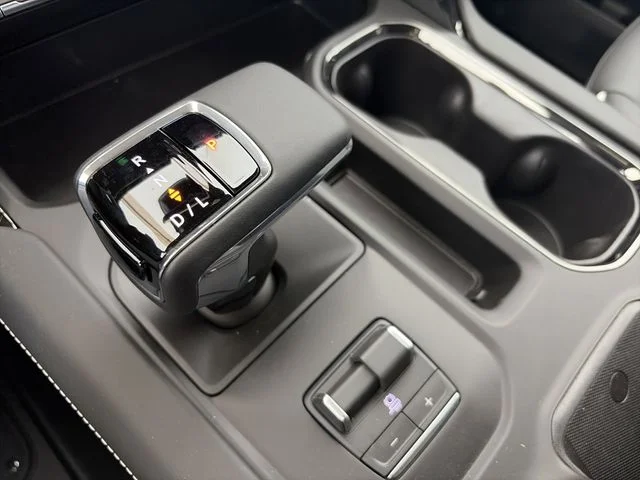 New 2026 White GMC AT4X image 24