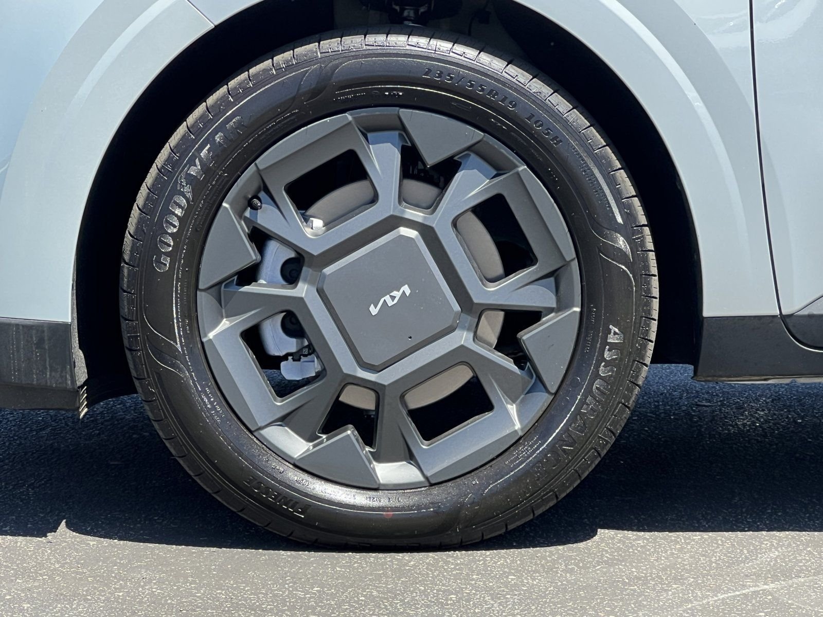 New 2026 Ivory Silver Kia EX image 33