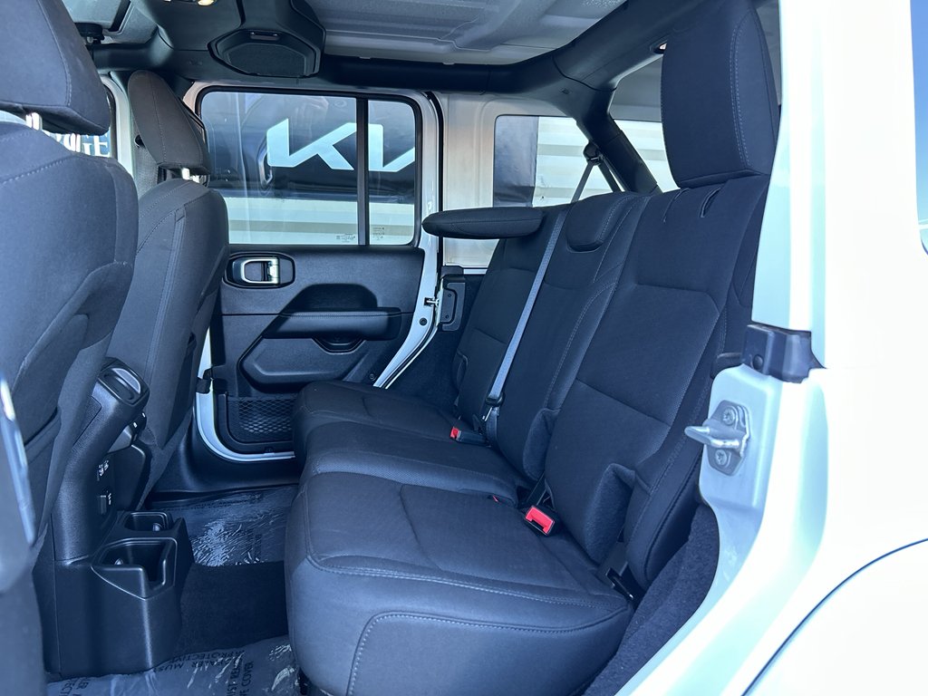 2023 Jeep Wrangler 4-Door Sahara - Photo 11