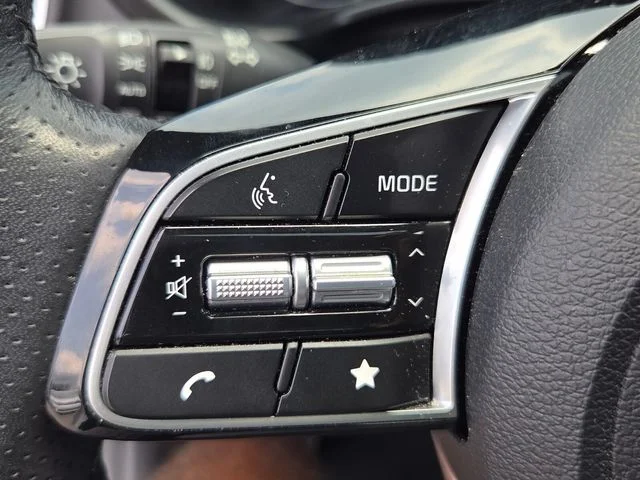 Used 2024 White Kia GT-Line image 24