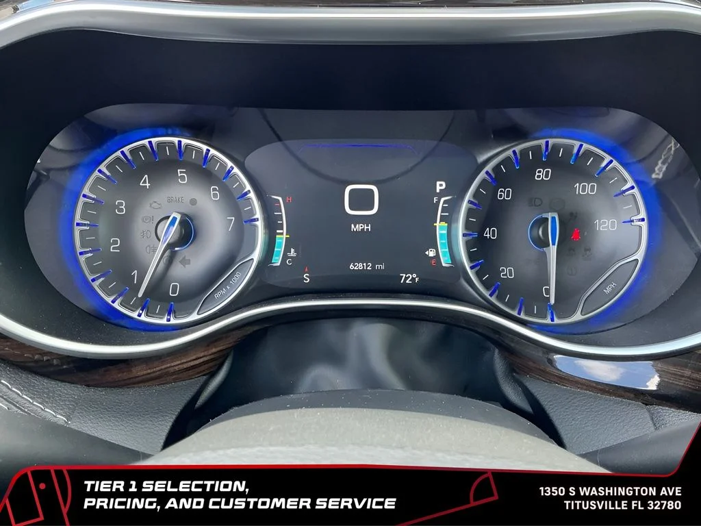 Used 2024 Silver Chrysler Limited image 24