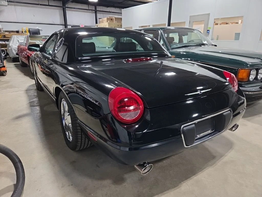 Used 2002  Ford Base image 4