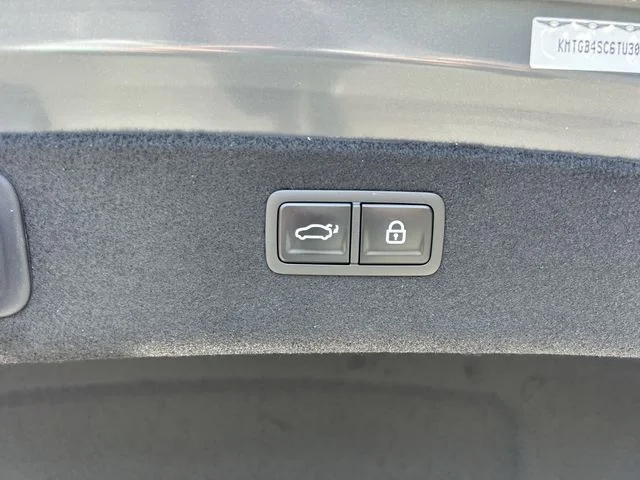 Used 2026 Silver Genesis 2.5T Advanced image 16