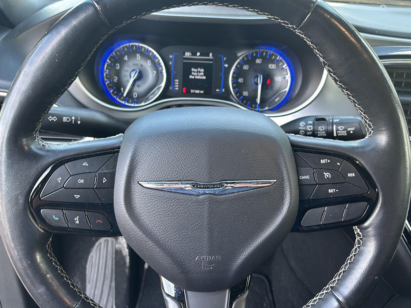 Used 2020 Brilliant Black Crystal Pearlcoat Chrysler Touring L image 12