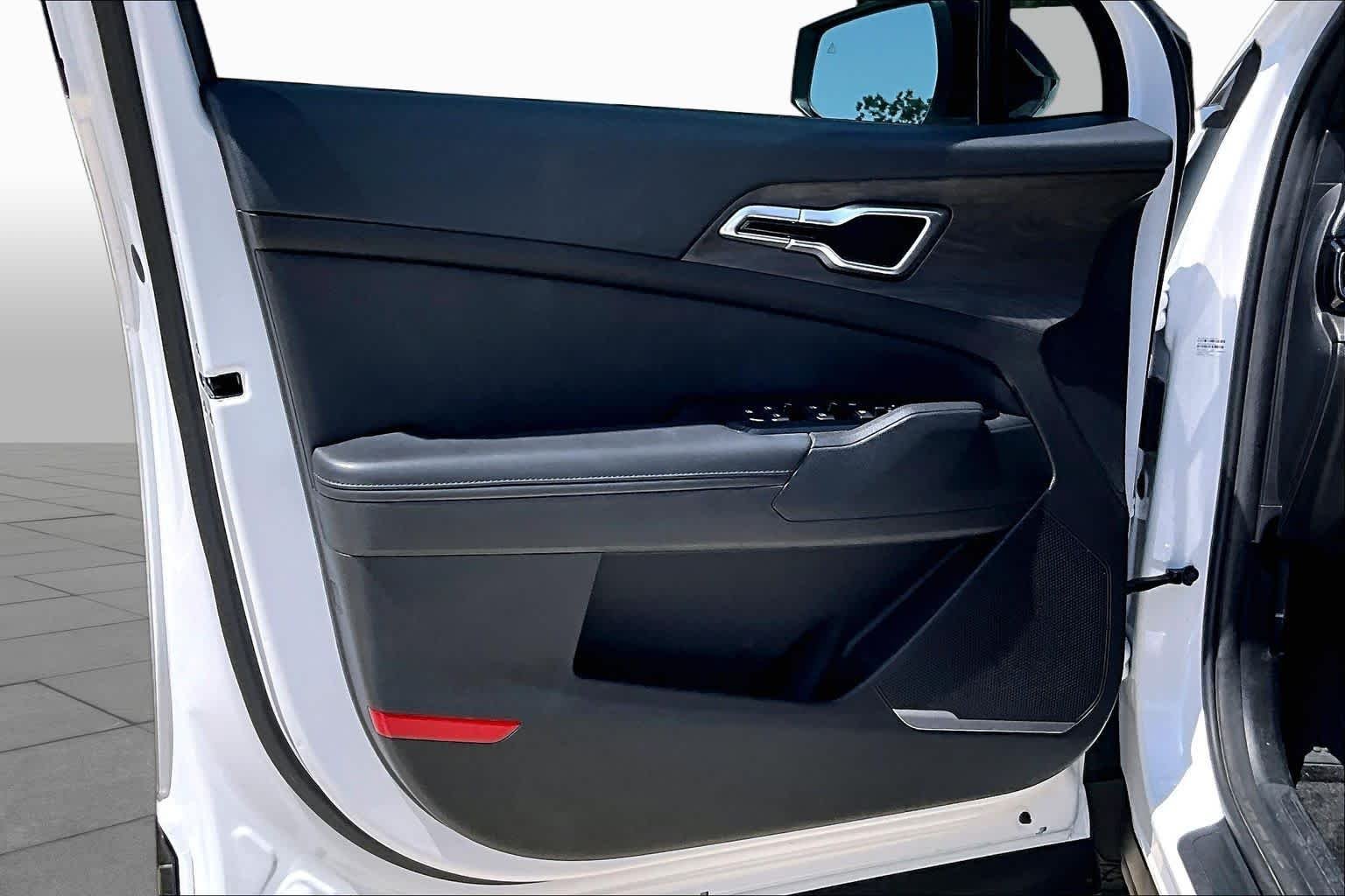 Used 2023 Glacial White Pearl Kia X-Line image 21
