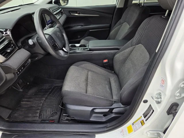 Used 2025 Ice Toyota LE image 23