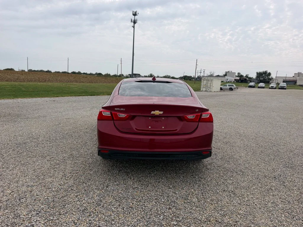 Used 2018 Red Chevrolet LT image 4