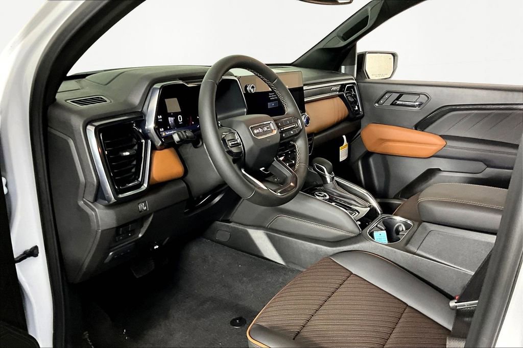 2026 GMC Canyon AT4 - Photo 8