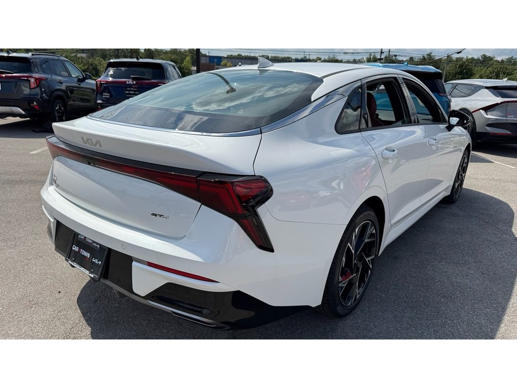 2026 Kia K5 GT-Line photo 4