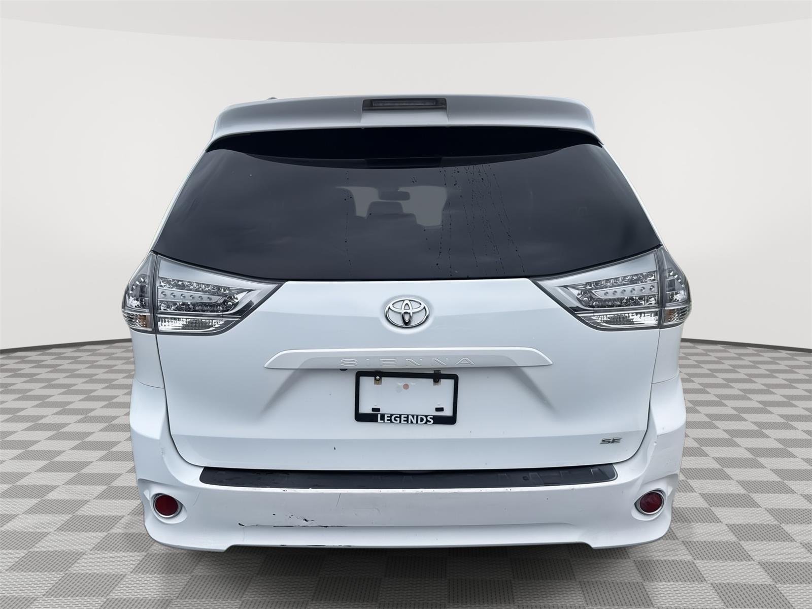 Used 2015 Super White Toyota SE Premium image 13