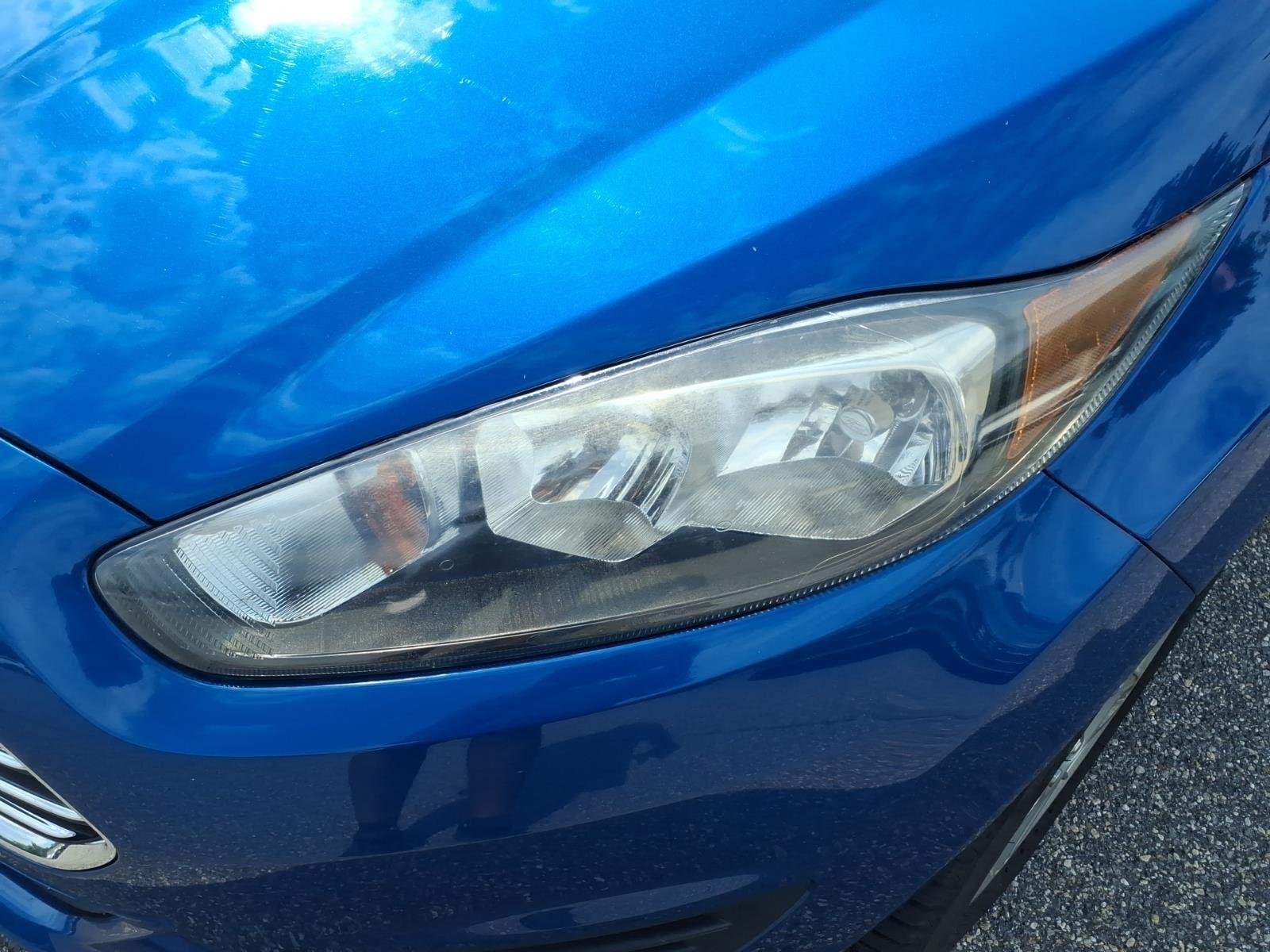 Used 2019 Lightning Blue Ford SE image 11