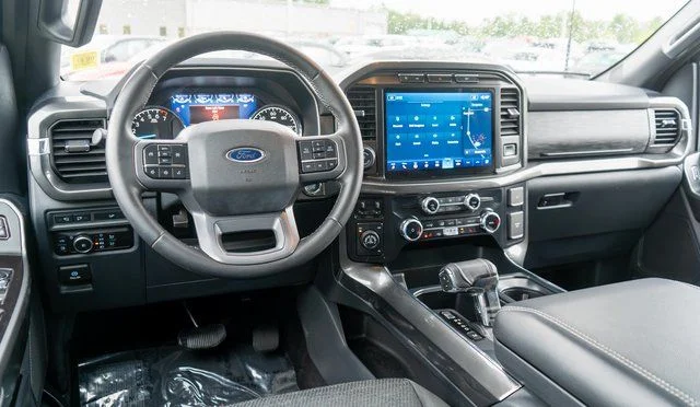 Used 2023 Gray Ford XLT image 11