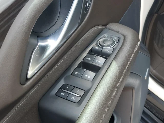 Used 2022 WHITE FROST TRICOAT GMC Denali image 14
