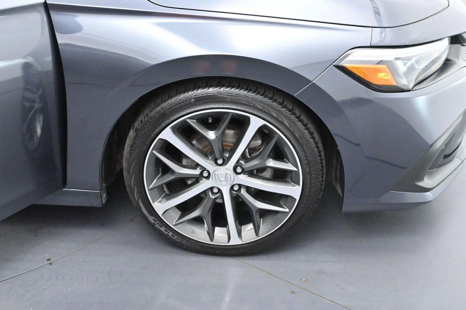 Used 2024 Meteorite Gray Metallic Honda Touring image 35