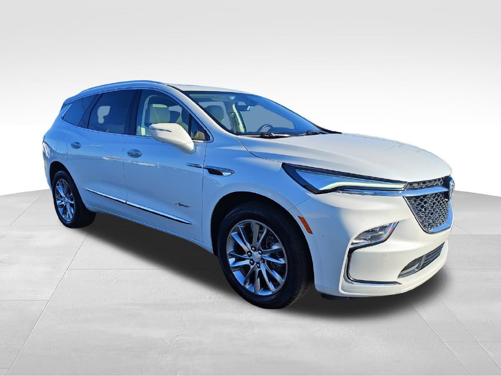 Used 2022 White Buick Avenir image 7