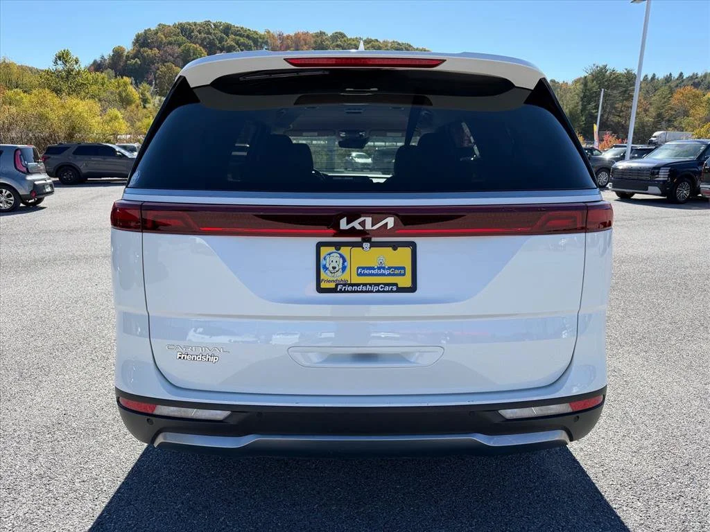 Used 2024 White Kia SX image 13