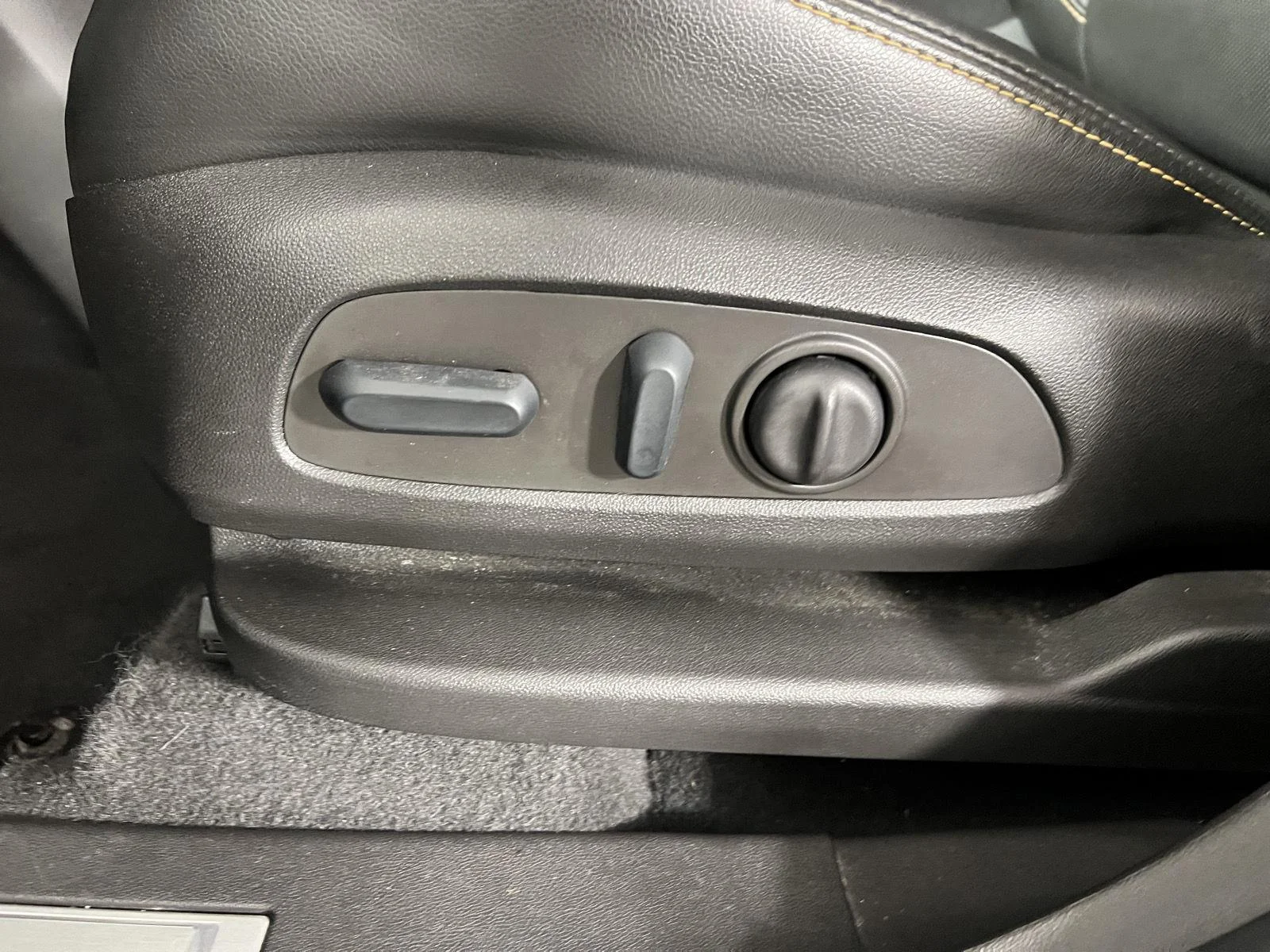 Used 2022 BLUE GLOW METALLIC Chevrolet Premier image 36
