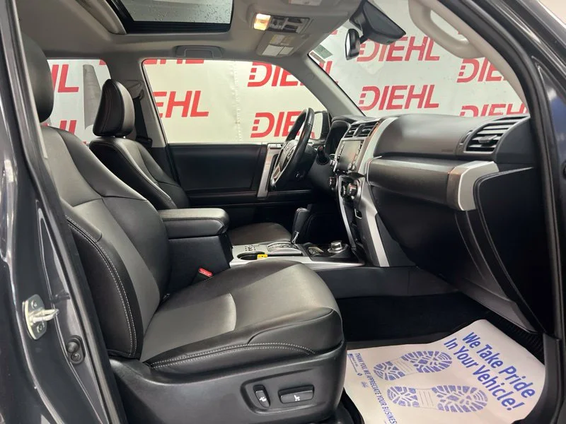 Used 2024  Toyota SR5 Premium image 12