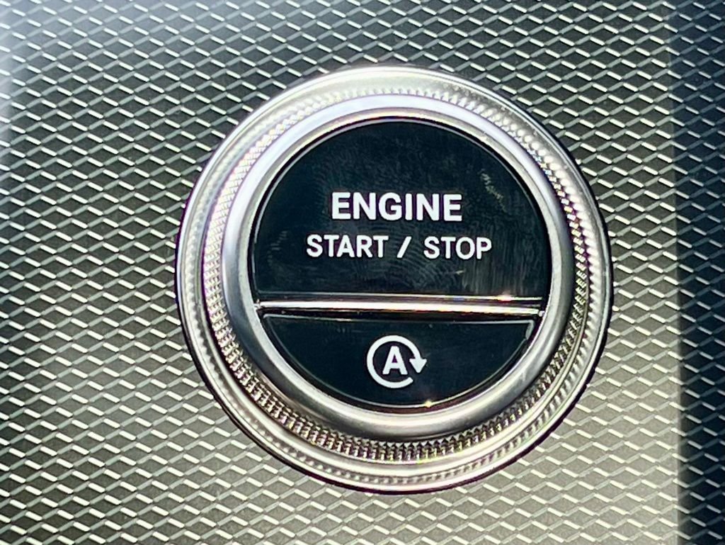 Certified Used 2026  Mercedes-Benz GLC 300 image 33