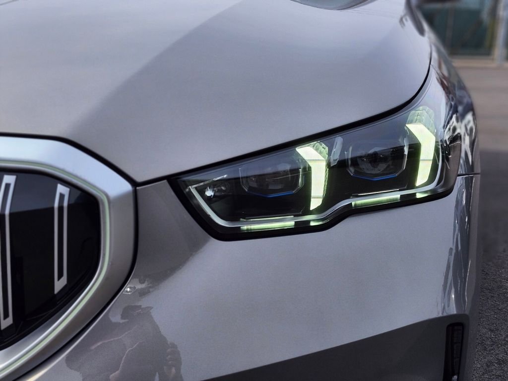 Used 2026 Gray BMW 530i xDrive image 10