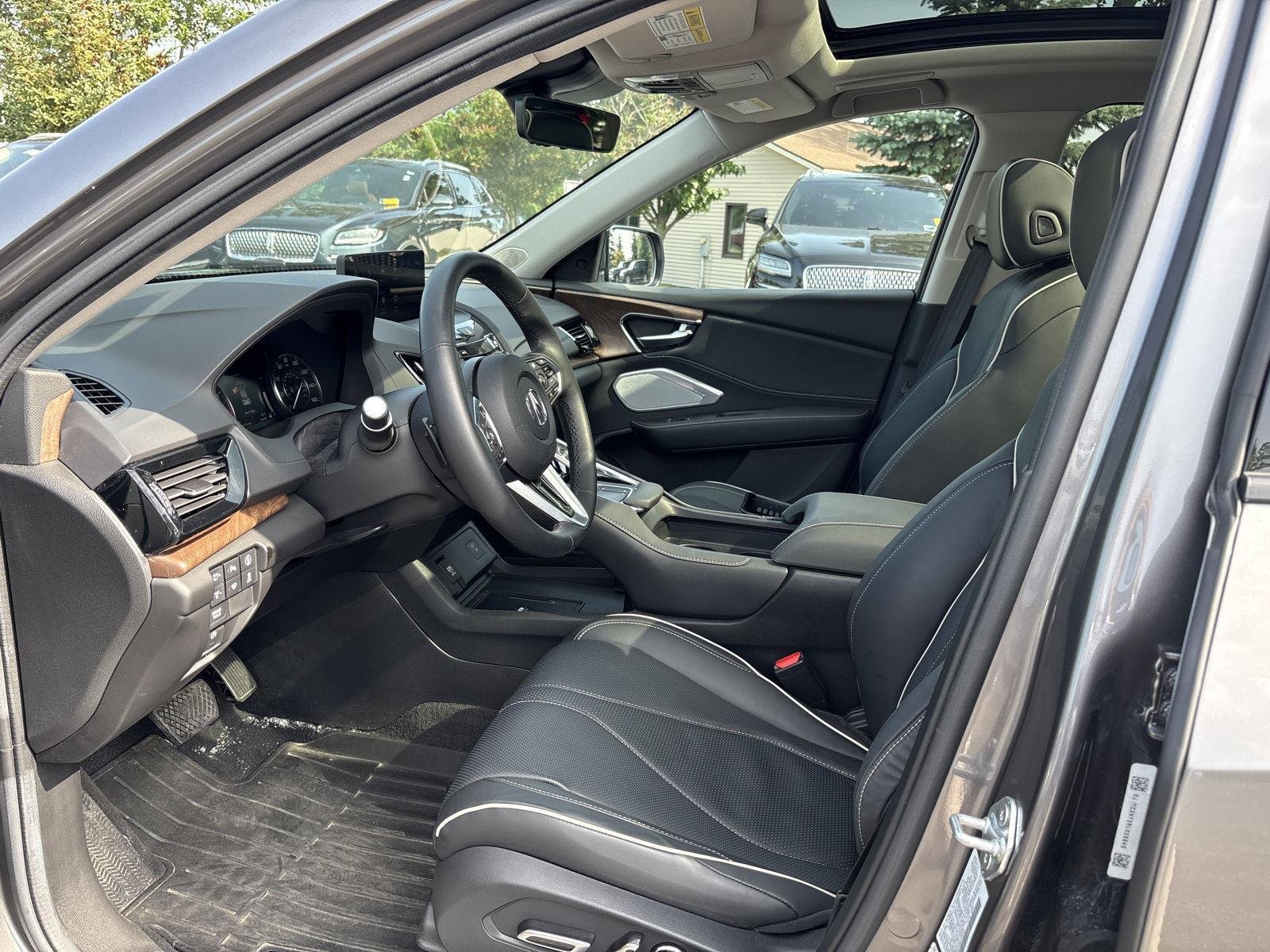Used 2024 Liquid Carbon Metallic Acura w/Advance Package image 6