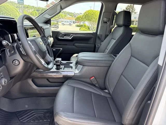 2026 Chevrolet Silverado 1500 LTZ - Photo 11