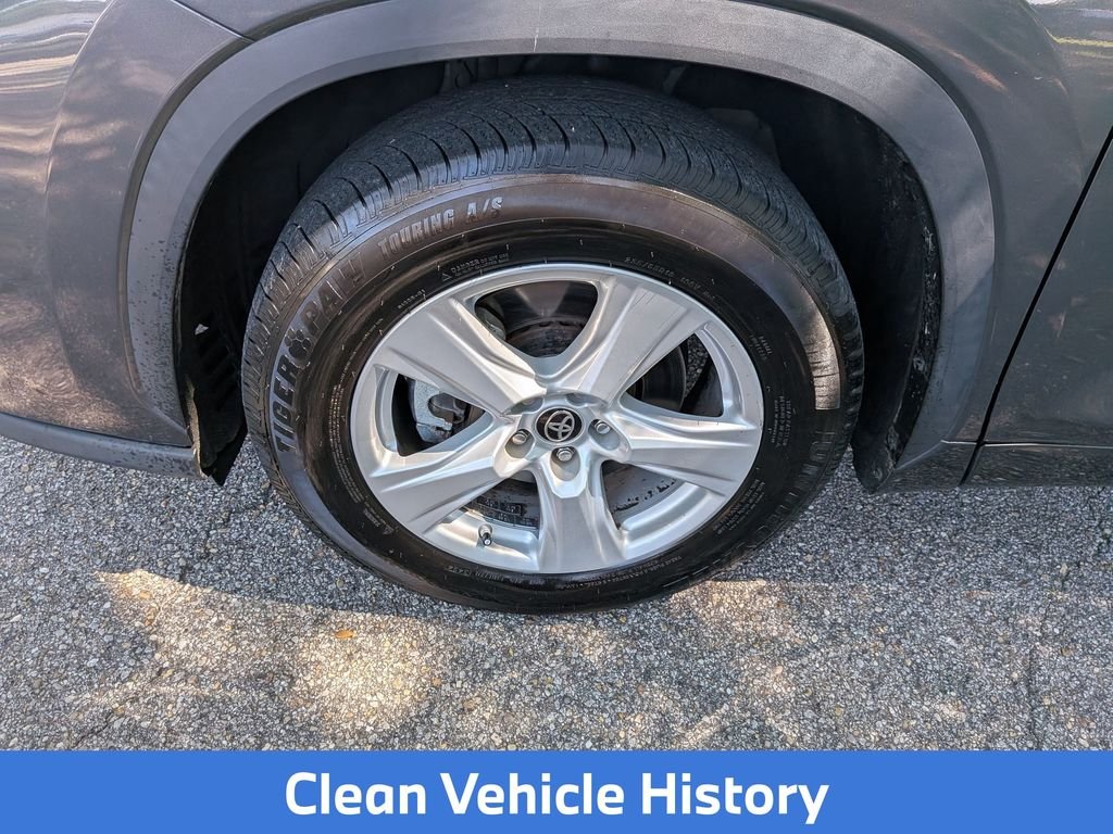 Used 2022 Gray Toyota L image 12