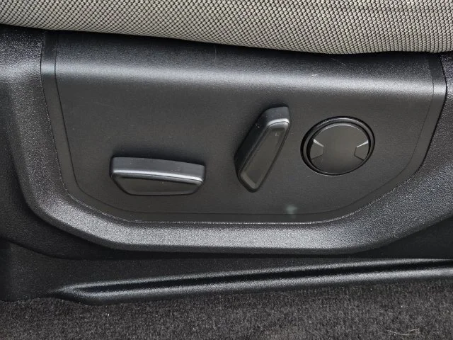 Used 2019 Blue Ford XLT image 26