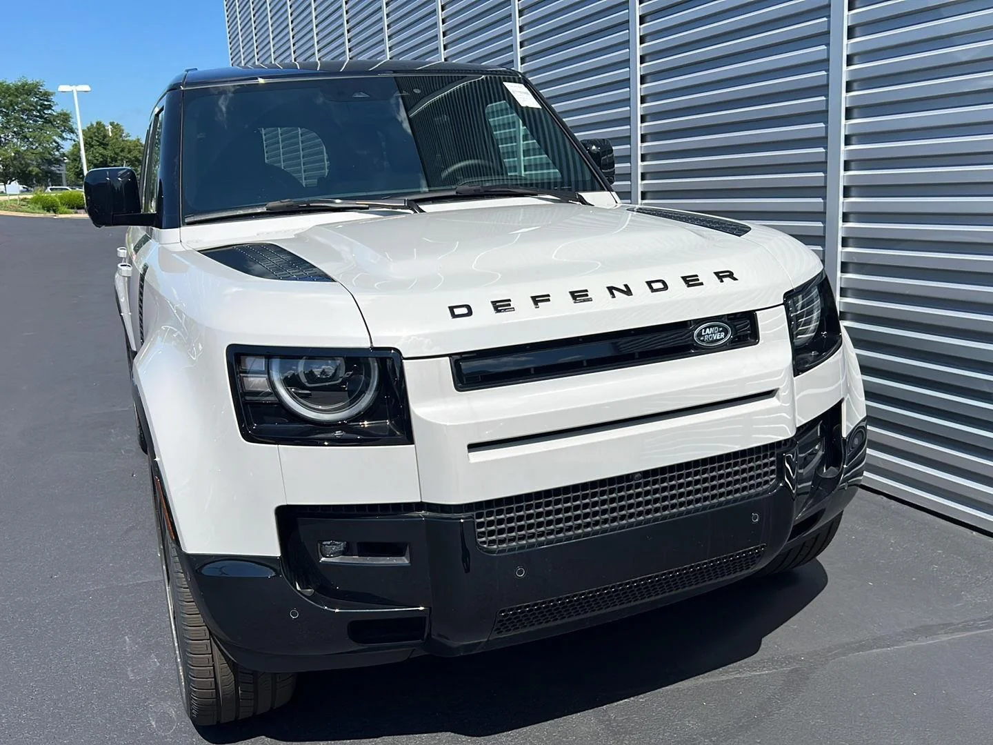New 2026 Borasco Grey Metallic Land Rover X-Dynamic SE image 8