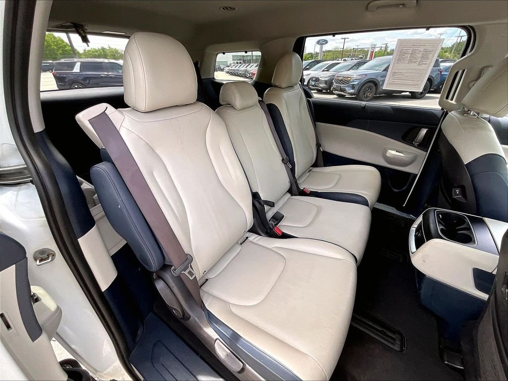 Used 2025 Snow White Pearl Kia EX image 15