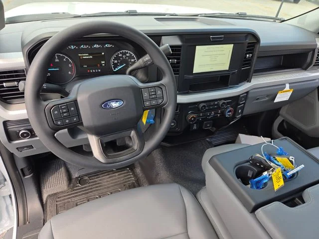 New 2027 Oxford White Ford F-350® XL image 17