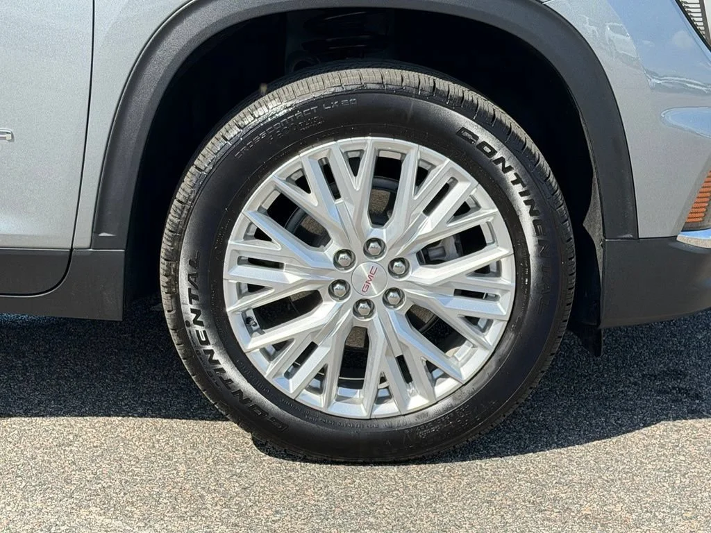 New 2026 Sterling Metallic GMC Elevation image 26