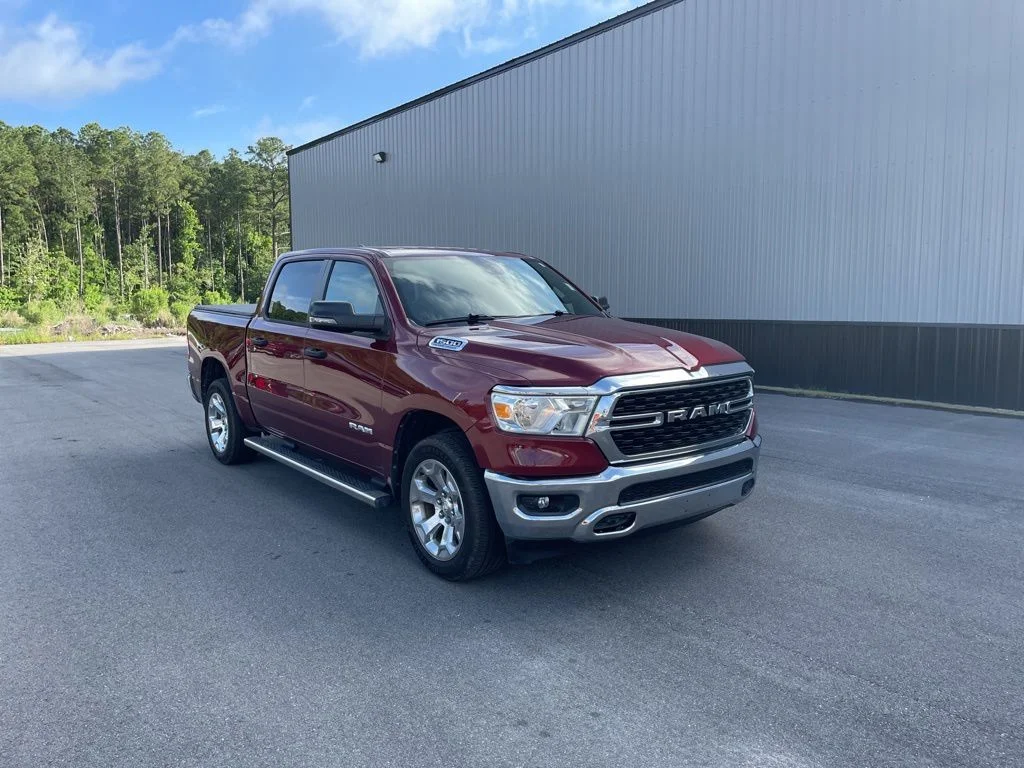 2023 RAM 1500 Big Horn/Lone Star 4x4 Crew Cab 5'7's photo