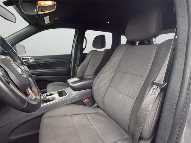 Used 2019 Silver Jeep Laredo E image 10