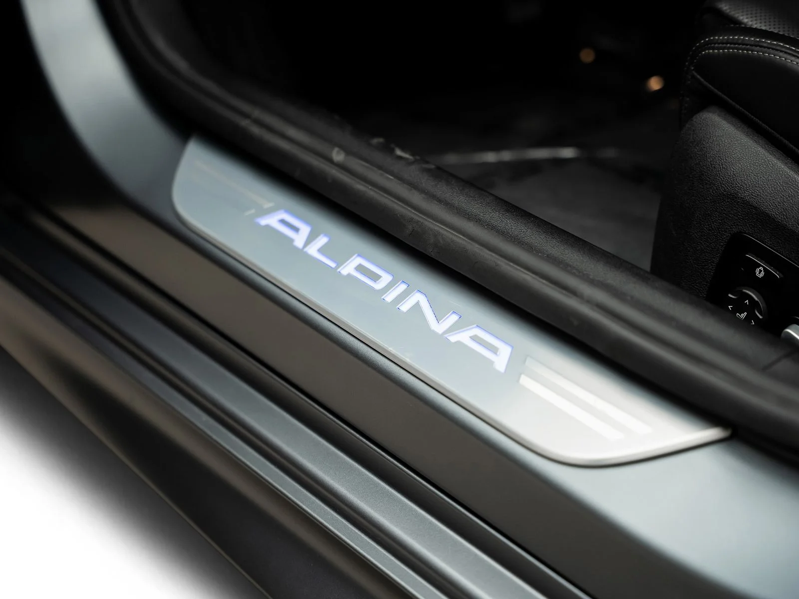 Used 2022 Blue BMW ALPINA B8 xDrive image 69