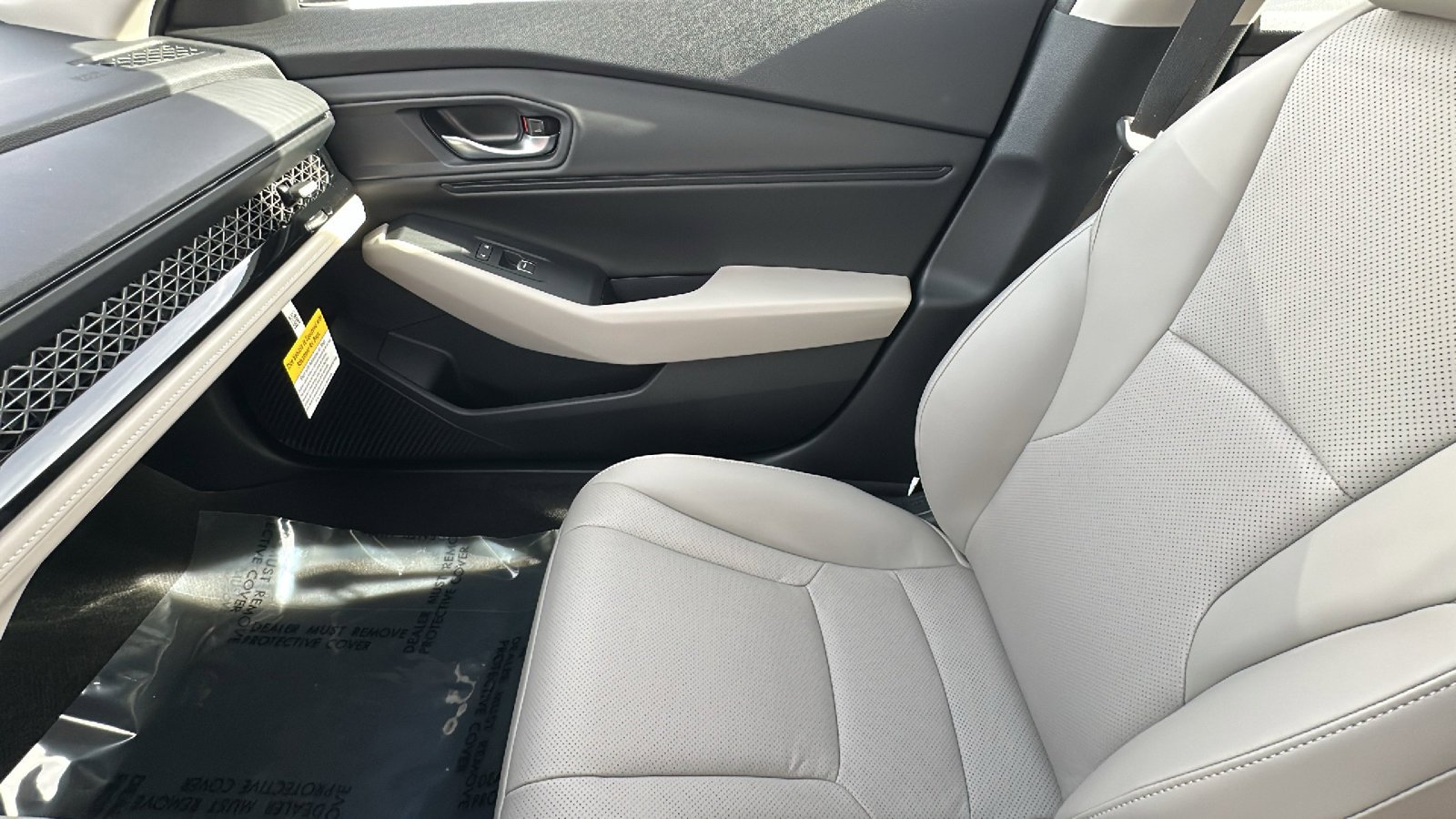 2025 Honda Accord Hybrid EX-L - Photo 12