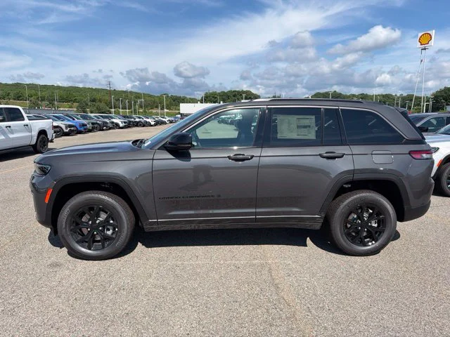 New 2026 Gray Jeep Altitude image 4