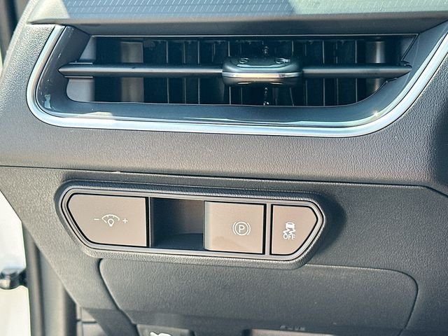 New 2026 Snow White Pearl Kia GT-Line image 10