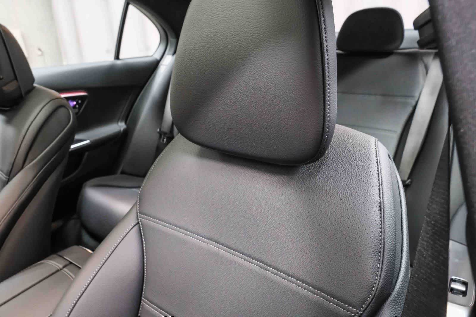 Nuevo Mercedes-Benz C 300 2026 en color gris grafito metalizado, imagen 24.
