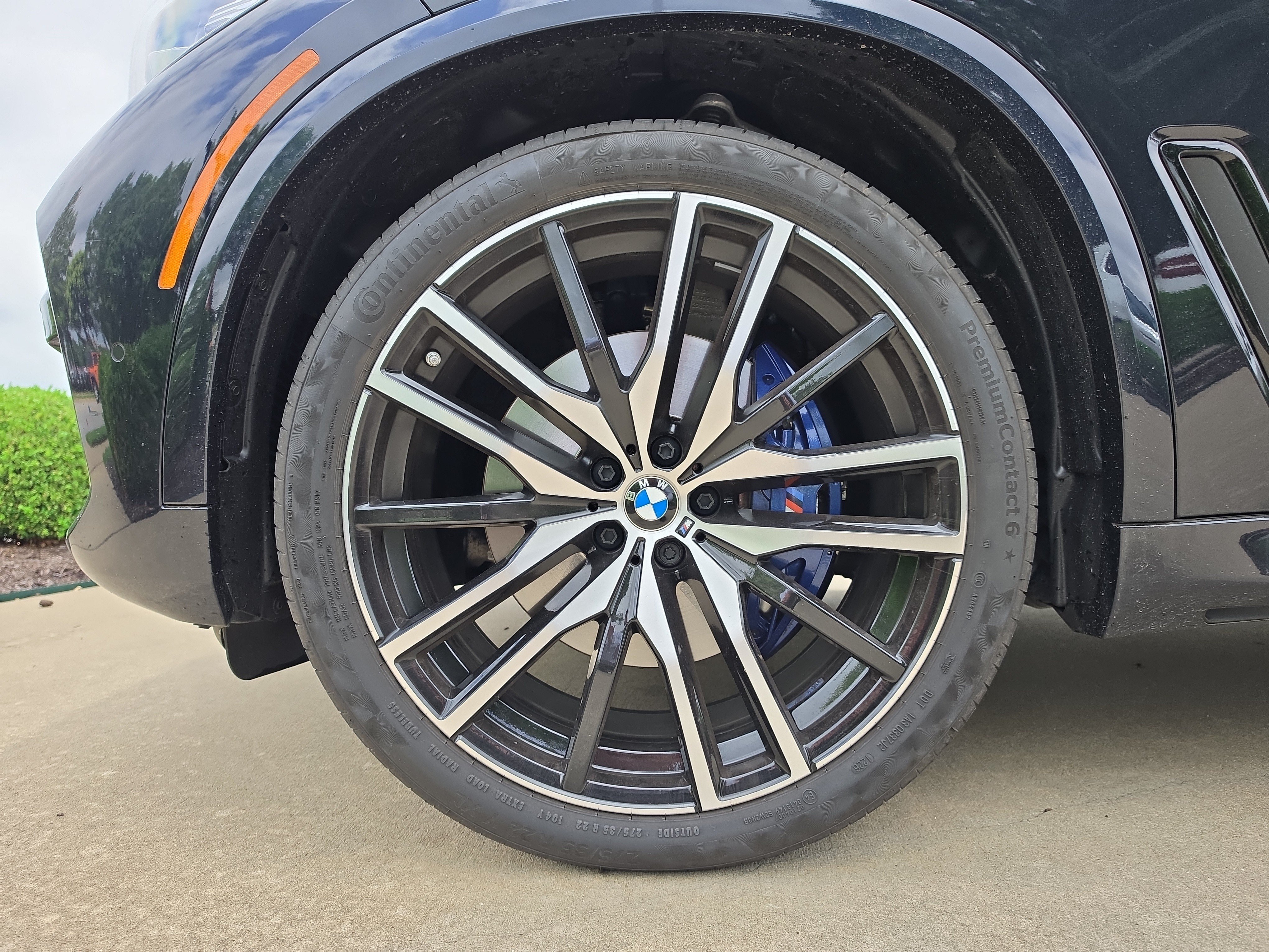 Used 2023 Carbon Black Metallic BMW xDrive40i image 16