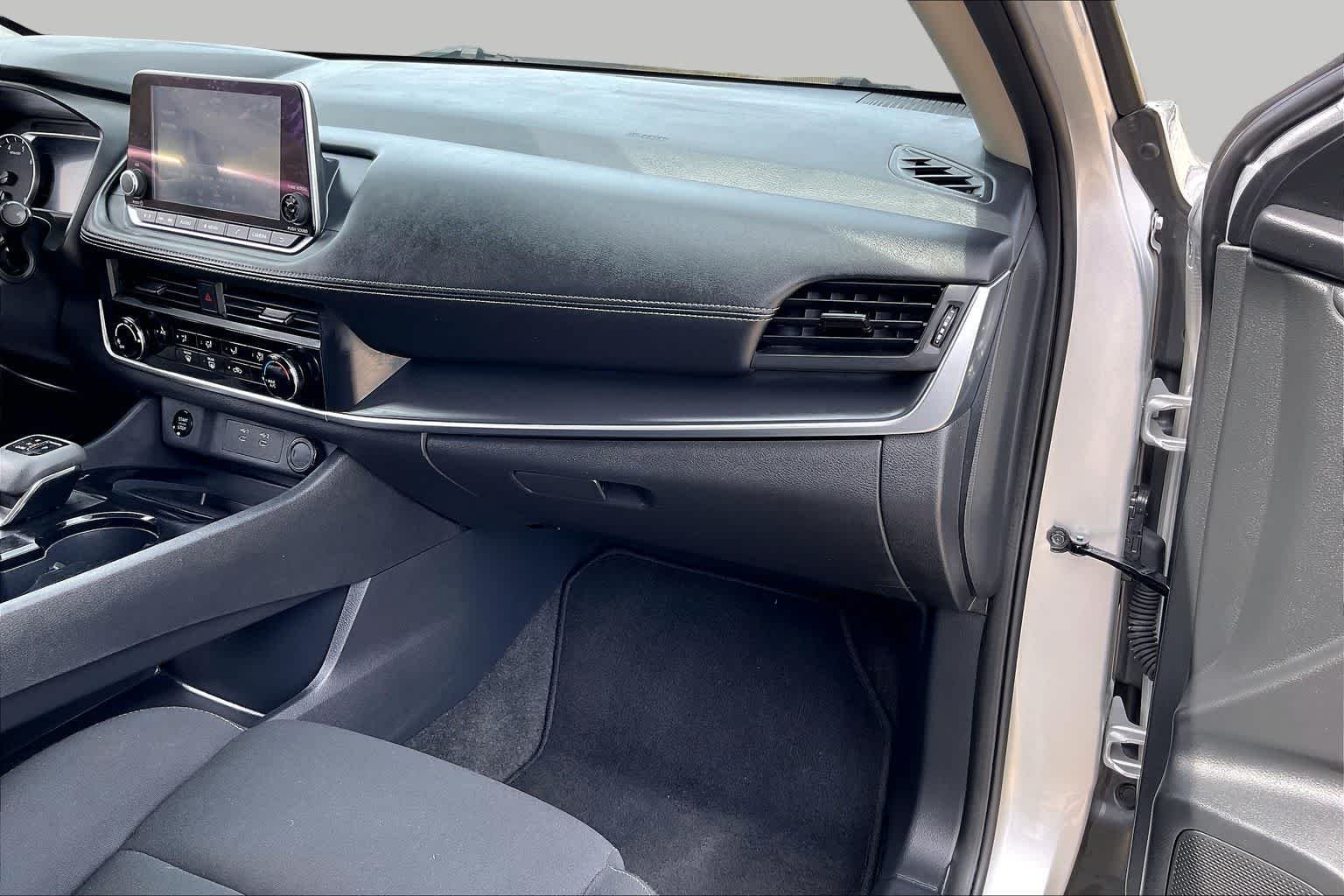 Used 2024 Brilliant Silver Metallic Nissan S image 19