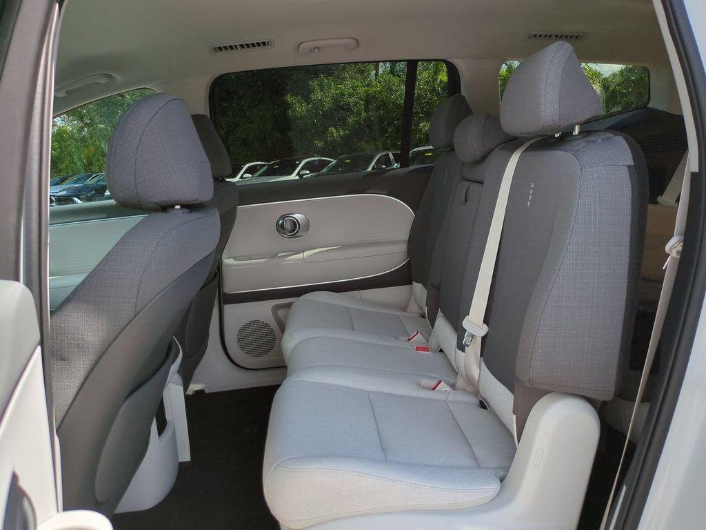 2026 Hyundai IONIQ 9 SE - Photo 13