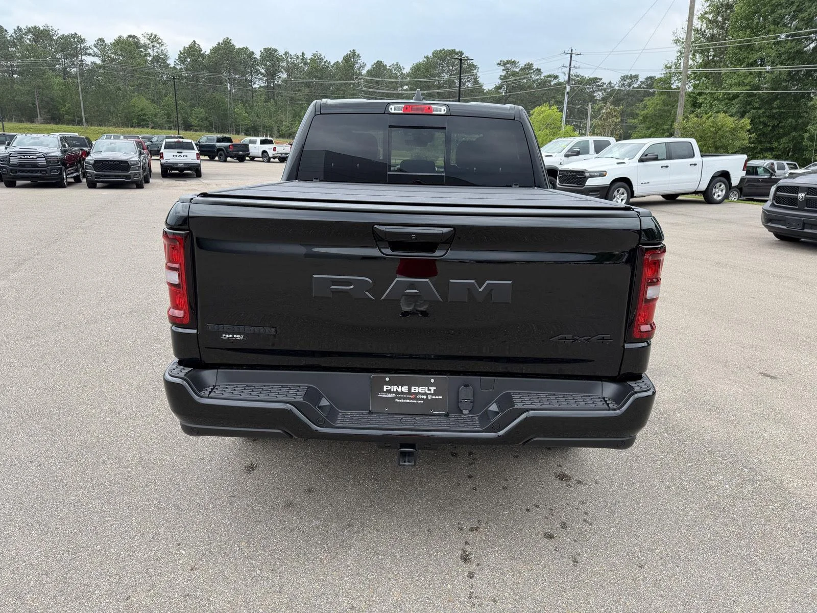 New 2026 Diamond Black Crystal Pearl-Coat Exterior Paint RAM Big Horn image 5