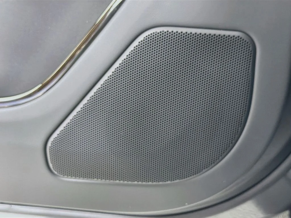 New 2026 Carpathian Grey Land Rover Dynamic SE image 19