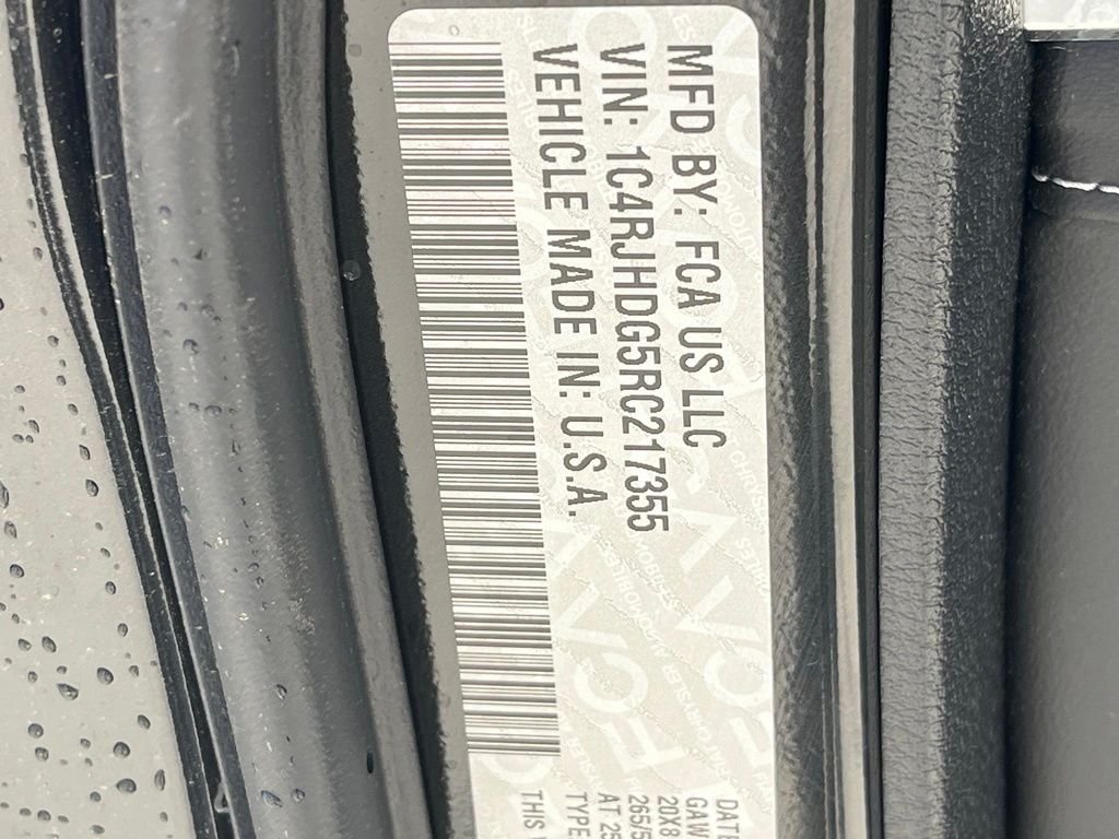 Certified Used 2024  Jeep Overland image 26