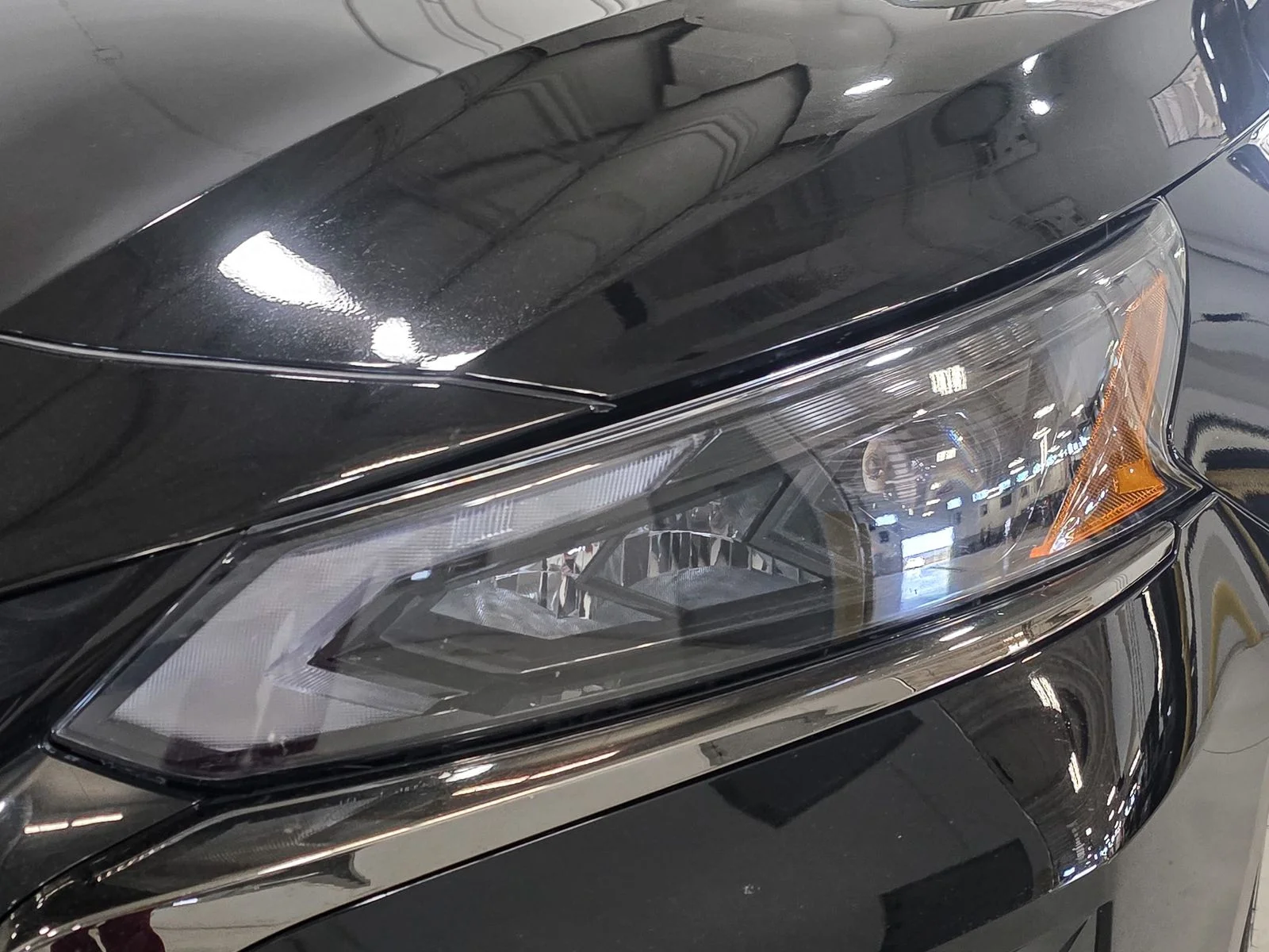 Used 2025 Black Nissan 2.5 SR image 14