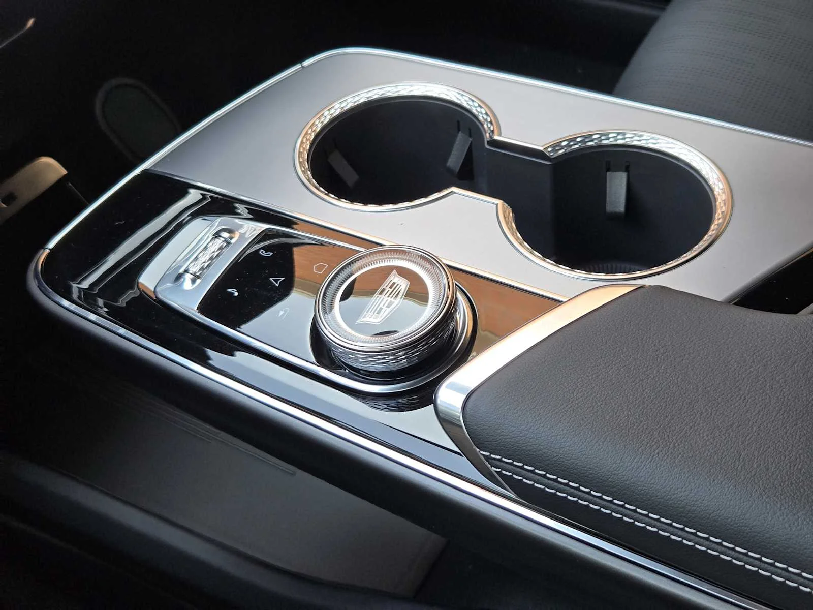 New 2027 Cashmere Cadillac Sport image 14