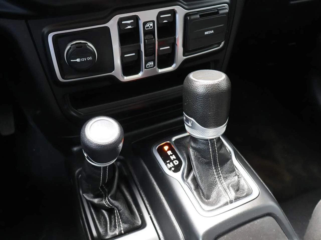2023 Jeep Gladiator Overland - Photo 15